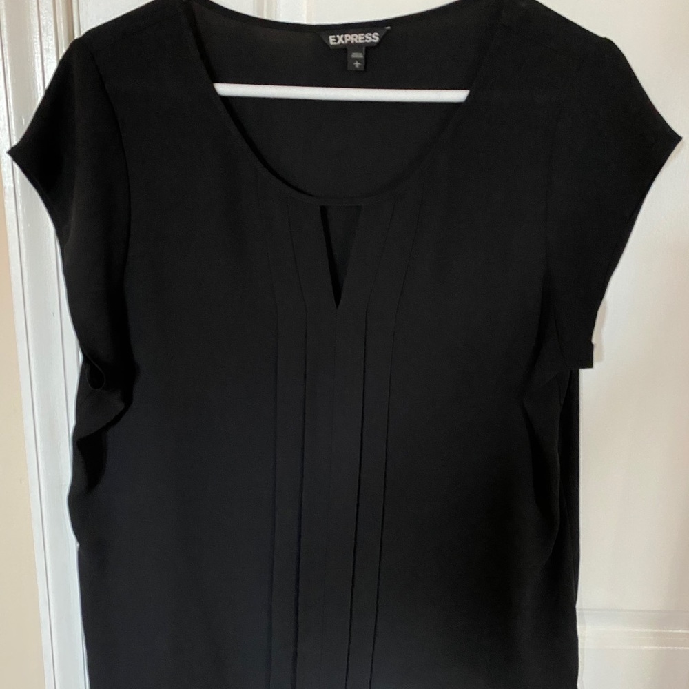 Keyhole Top